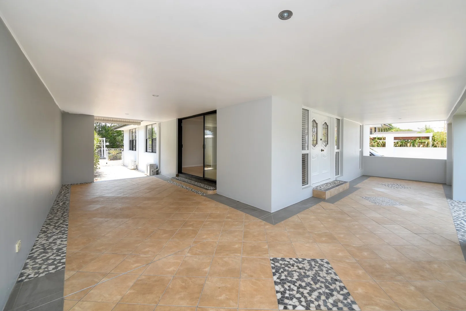 19 Alec Avenue, Mermaid Waters QLD 4218