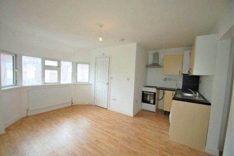 The Parade, Sudbury Heights Avenue, Greenford UB6
