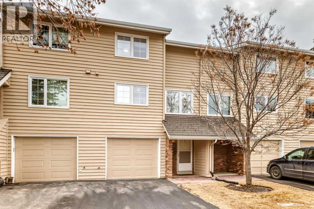 322 Point Mckay Gardens NW
