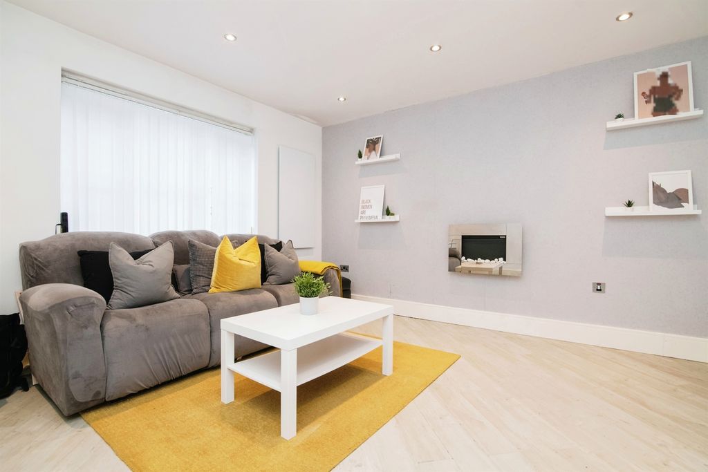 Additional image 2 of 2 bed flat for saleSannders Crescent, Tipton DY4