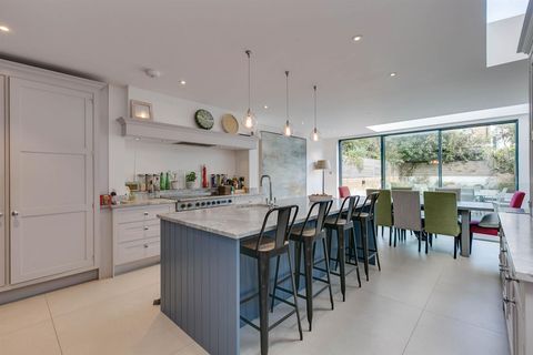 Acfold Road SW6
