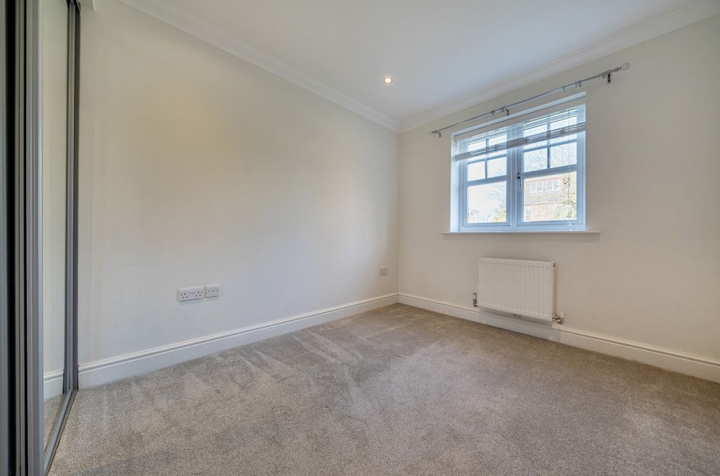 Additional image 12 of 2 bed flat for saleBroomfield, Binfield, Bracknell RG42