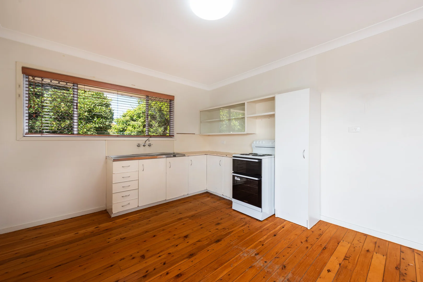 Additional image 3 of Unit 4/106 Taylor Street, Newtown QLD 4350