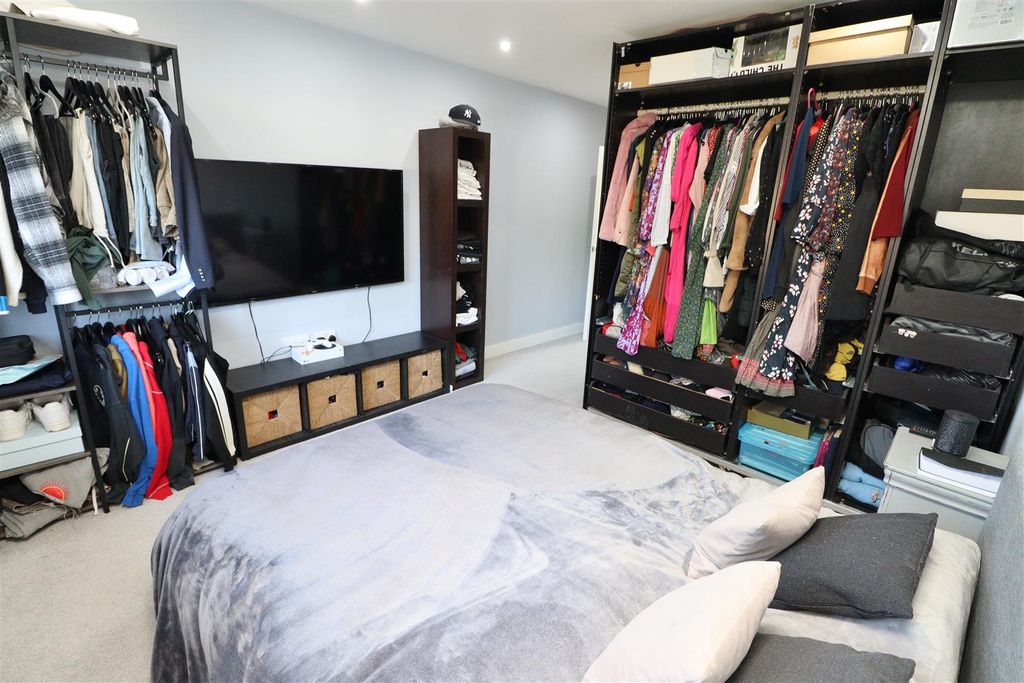 Additional image 19 of 5 bed semi-detached house for saleStanborough Avenue, Borehamwood WD6