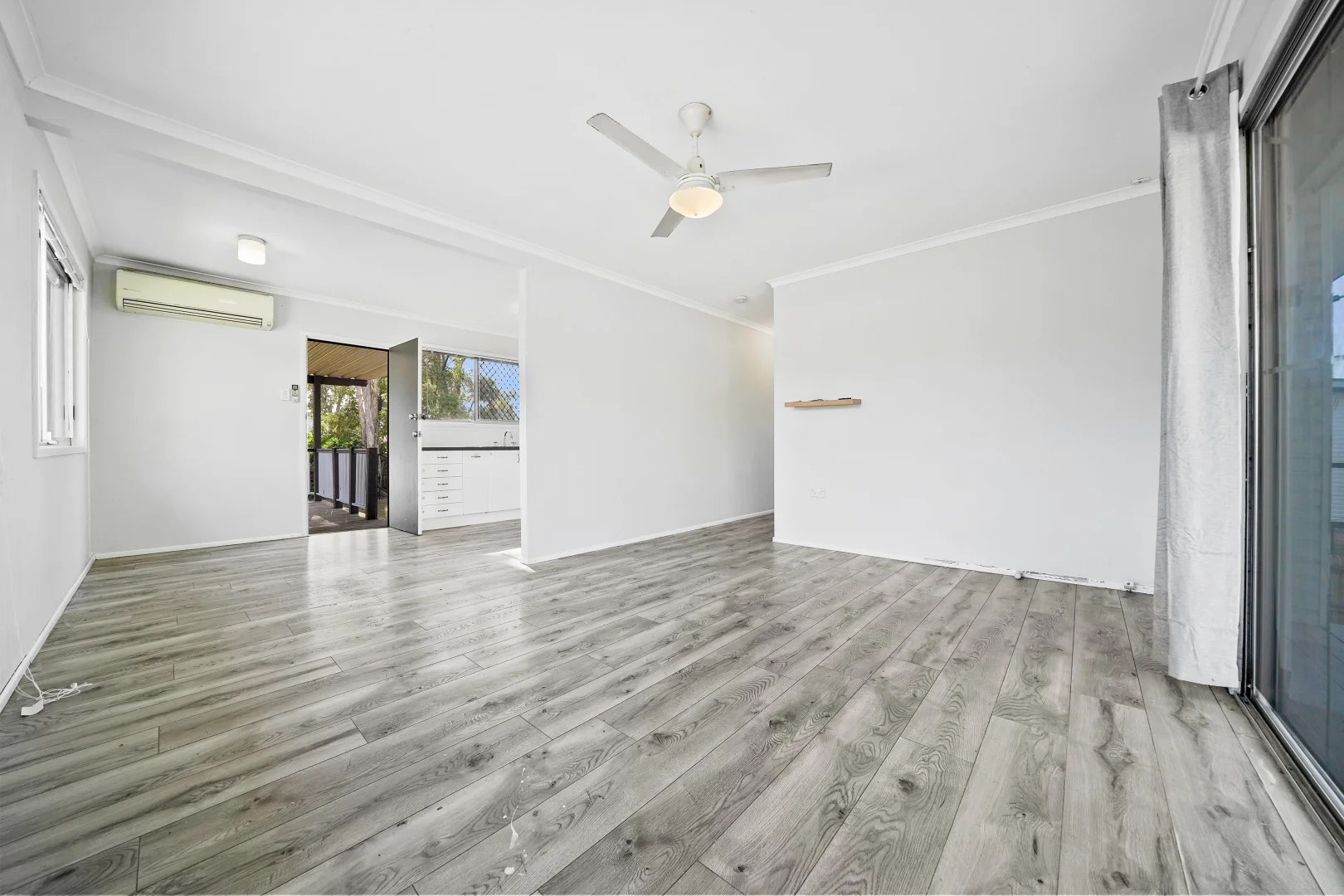 31 Cowper Avenue, Eagleby QLD 4207 photo 3