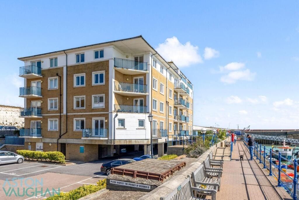 3 bed flat for saleThe Strand, Brighton Marina Village BN2