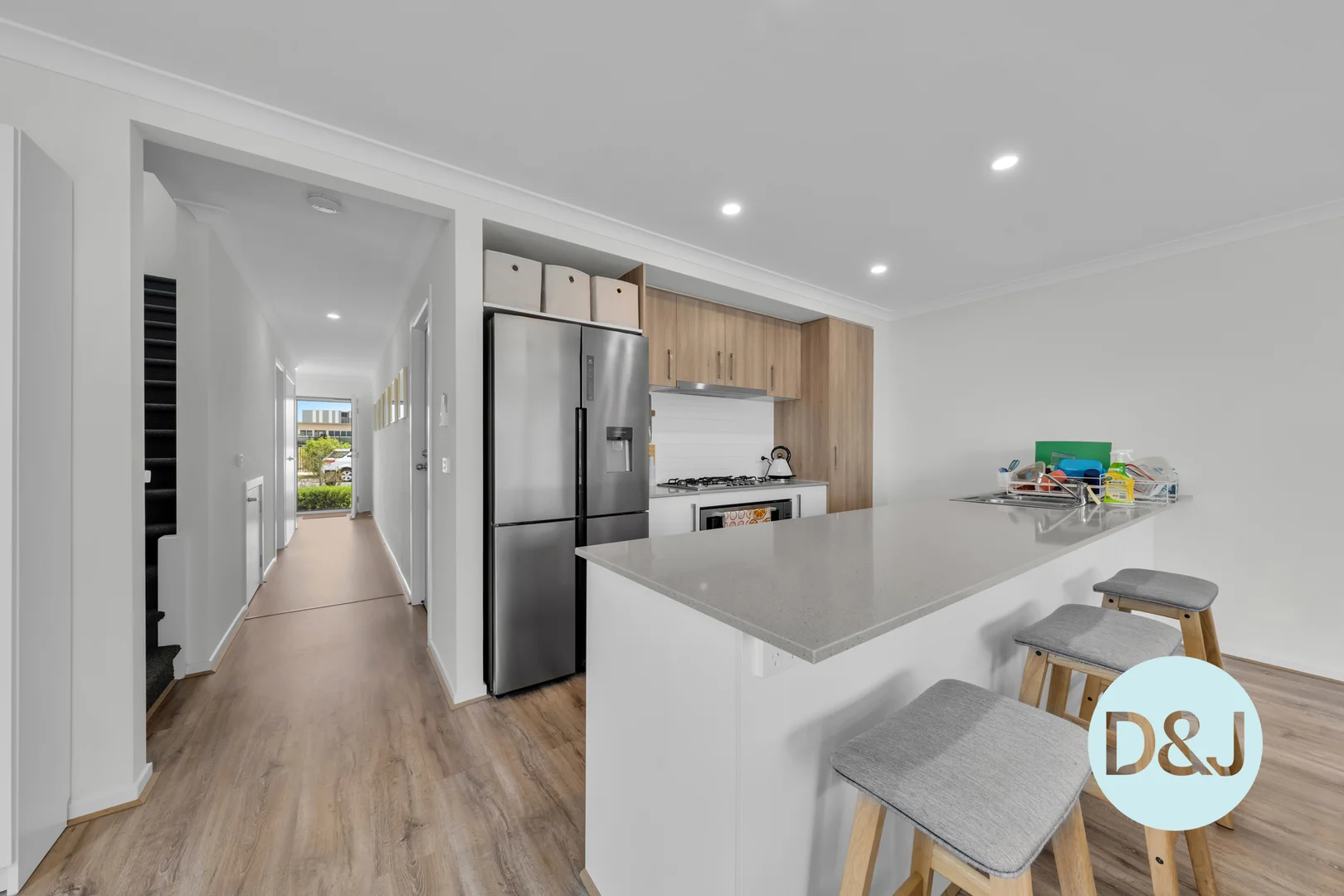 25 Tony Way, Cranbourne West VIC 3977 photo 3
