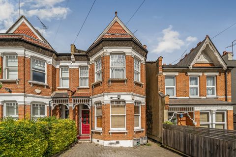 Wilton Road, Muswell Hill, London N10