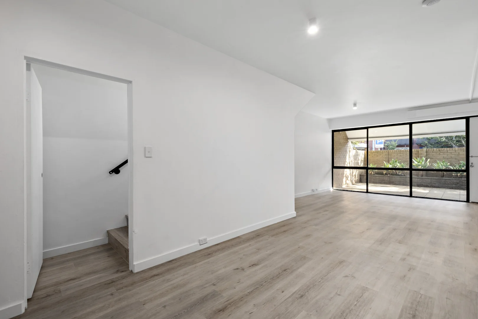 Additional image 2 of 2/20 Commercial Road, Melbourne VIC 3004