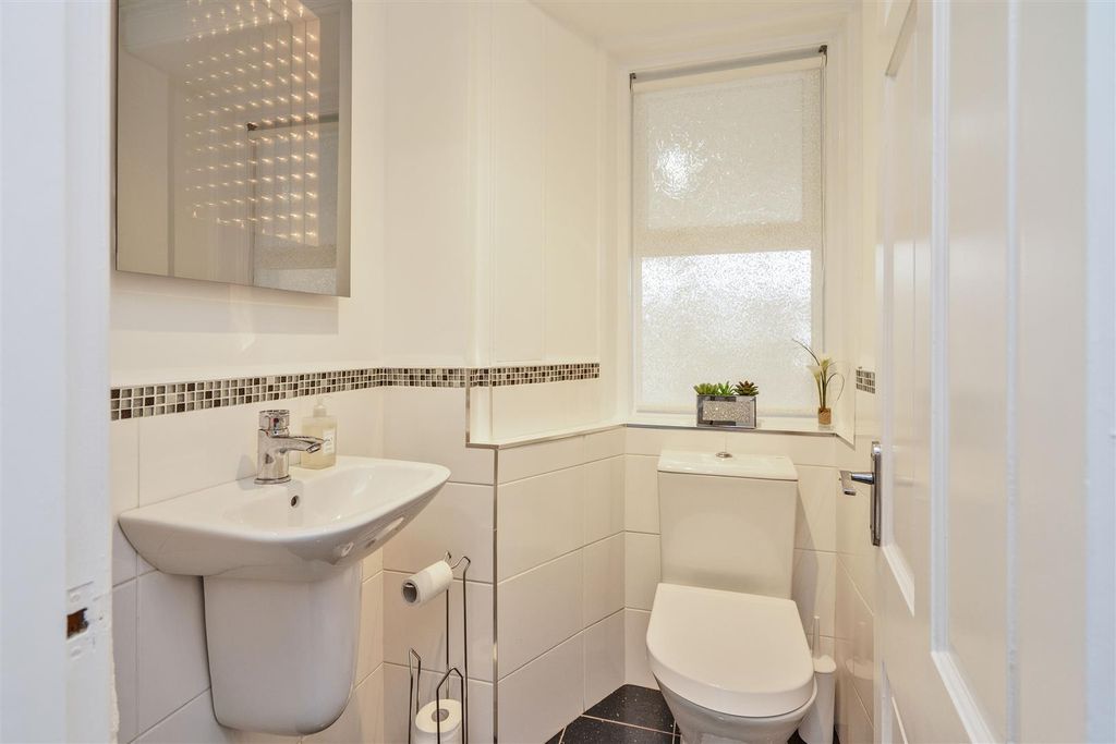 Additional image 15 of 5 bed end terrace house for saleKilbagie Street, Kincardine FK10