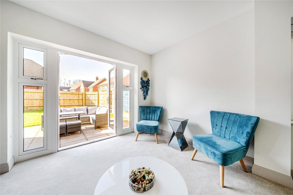 Additional image 3 of 4 bed detached house for saleGale Gardens, Hayley Green, Warfield, Bracknell RG42