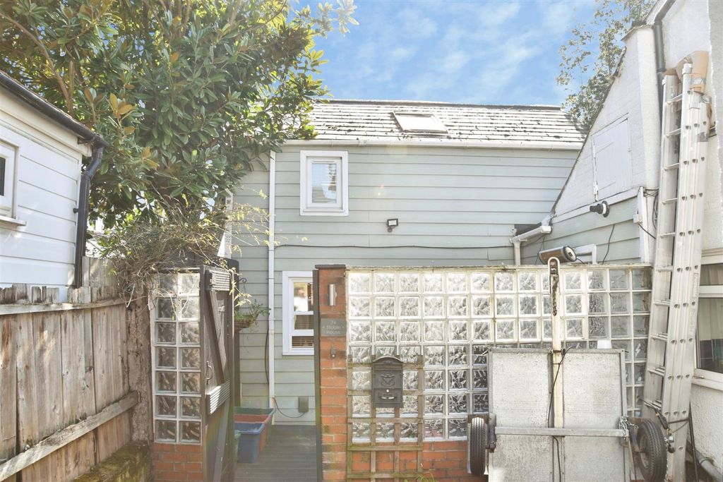 Additional image 9 of 5 bed semi-detached house for saleNew Road, Brentford TW8
