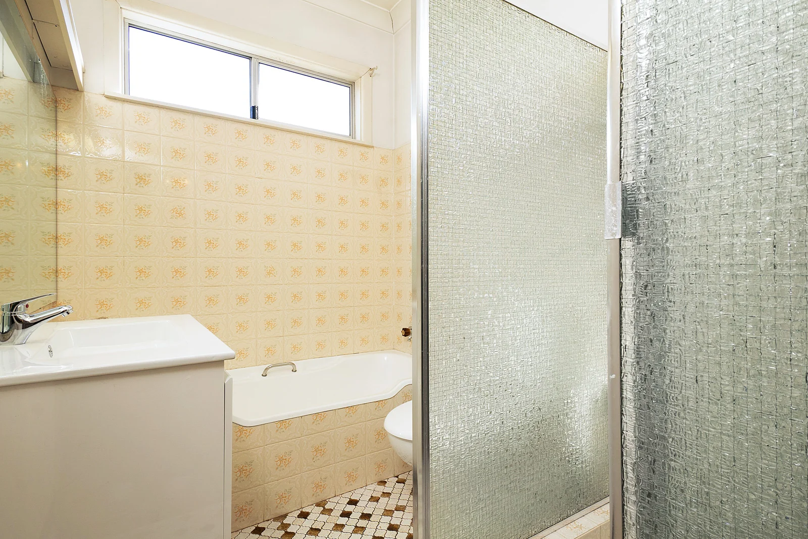 Additional image 8 of 136 Bassett St, Hurstville NSW 2220