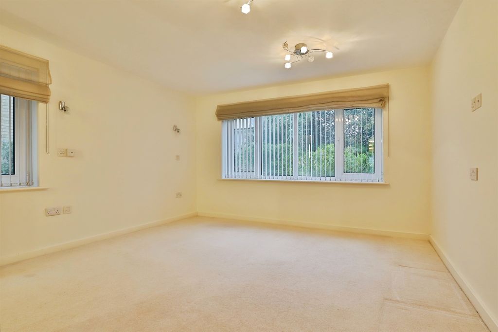 Additional image 8 of 3 bed flat for saleBoscombe Overcliff Drive, Bournemouth BH5