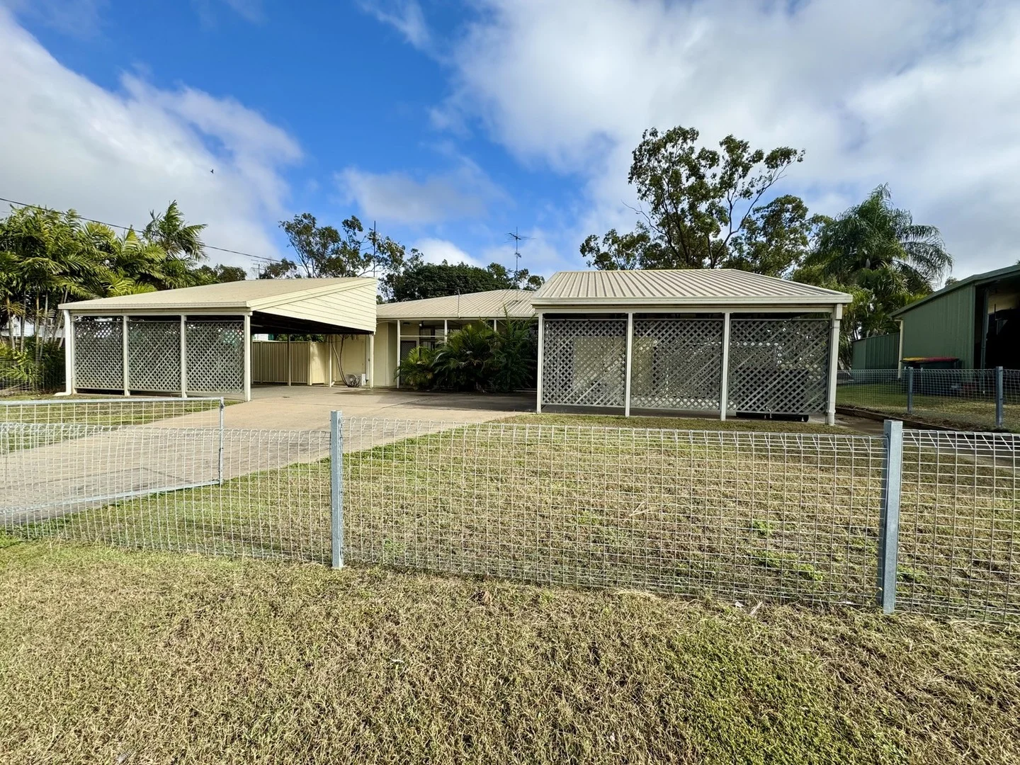 89a and b MCCOOL Street, Moranbah QLD 4744