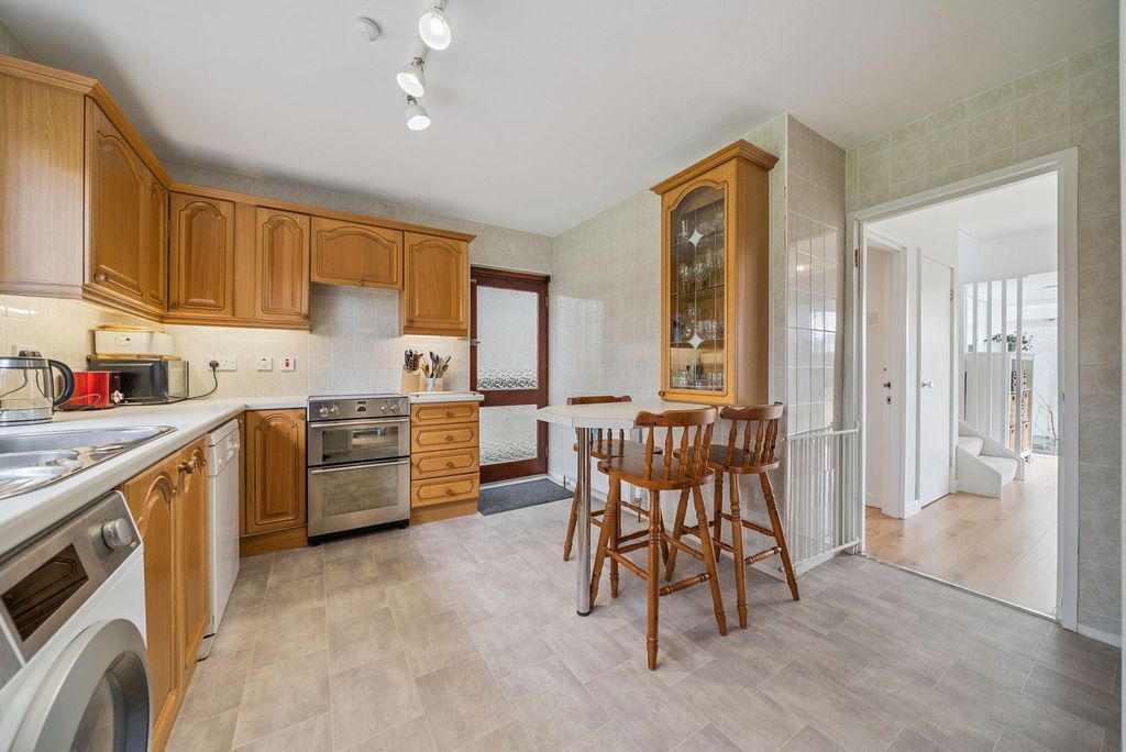 Additional image 14 of 4 bed detached house for sale29 Dalmore Crescent, Helensburgh G84