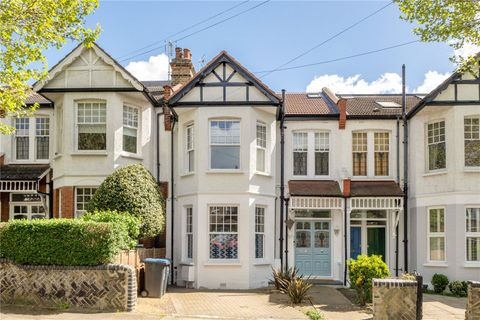 Elmwood Avenue, Palmers Green, London N13