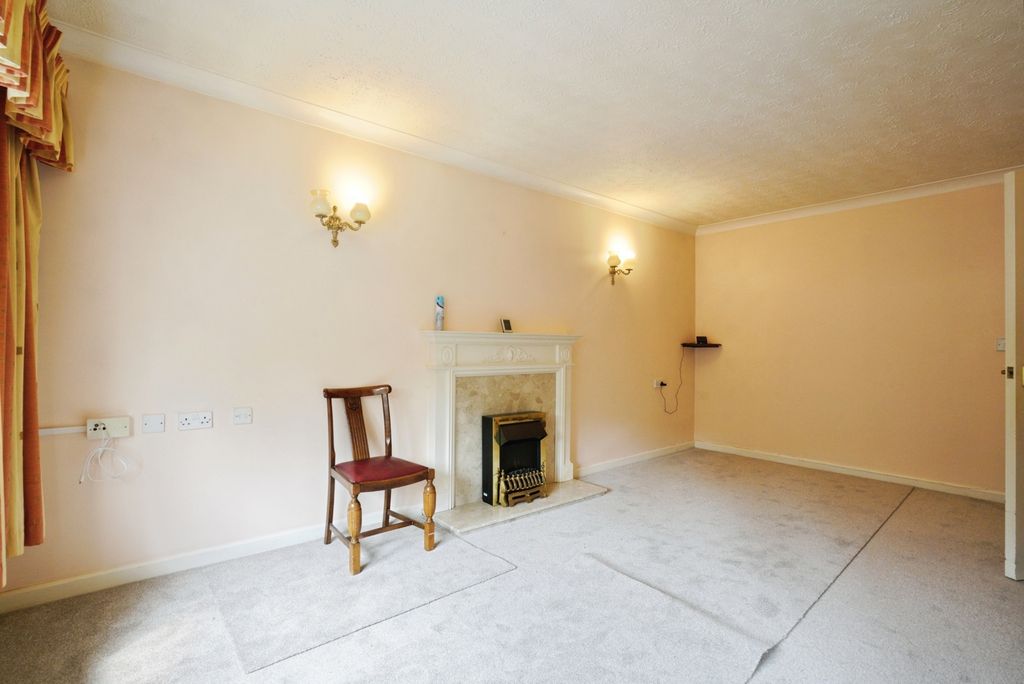 Additional image 10 of 1 bed flat for saleBerrycoombe Road, Bodmin, Cornwall PL31