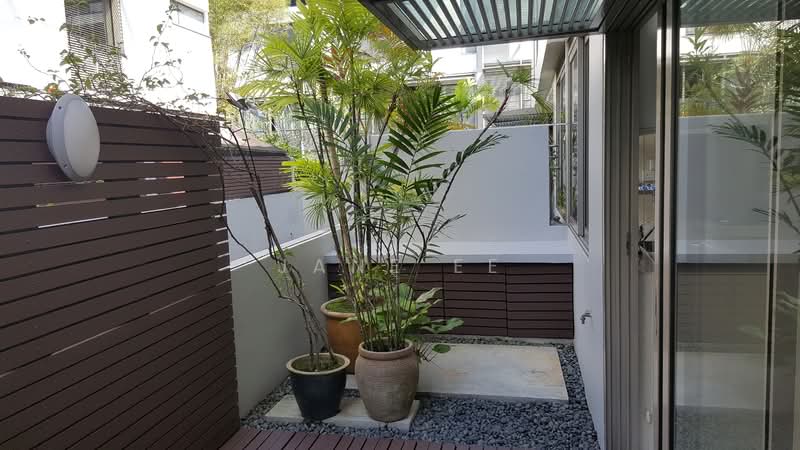 Laurel Wood Avenue photo 5