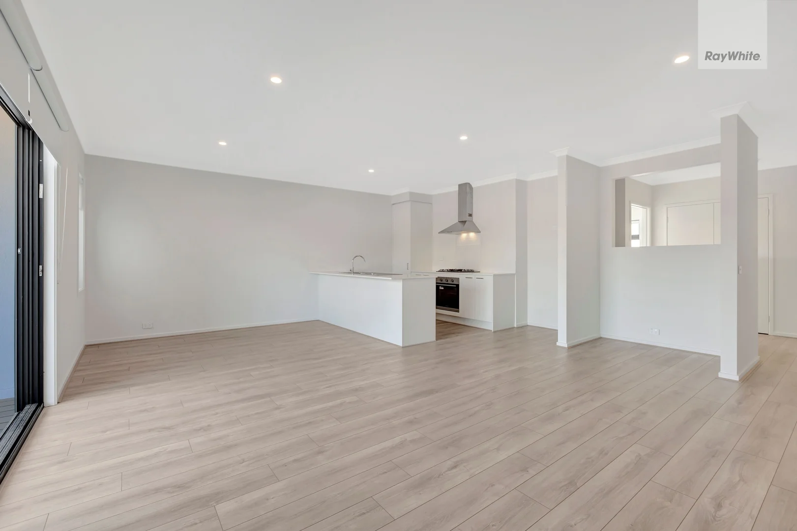 532 Brookfield Boulevard, Mickleham VIC 3064 photo 3