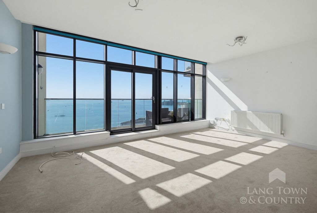 Additional image 4 of 2 bed penthouse for saleThe Azure, Cliff Road, The Hoe PL1