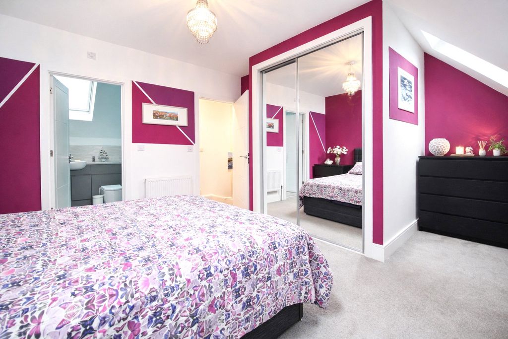 Additional image 5 of 4 bed semi-detached house for saleFalstaff Walk, Bordon, Hampshire GU35