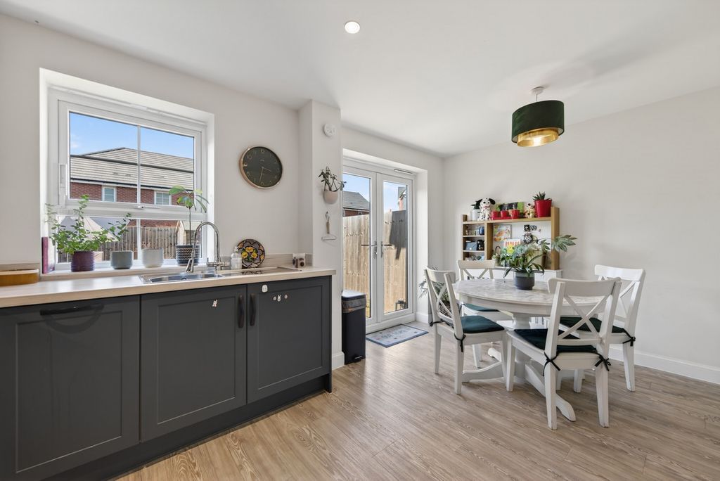 Additional image 8 of 3 bed semi-detached house for saleEmerald Close, Rugby CV22