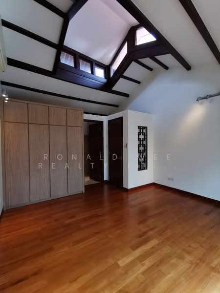 Emerald Hill Road photo 4