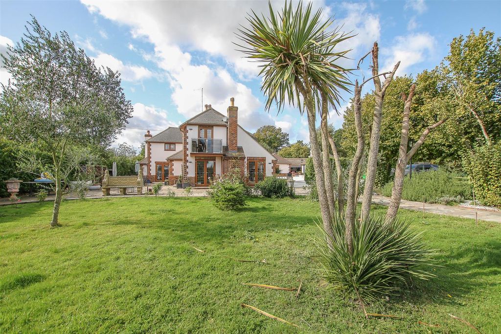 Additional image 42 of 6 bed detached house for saleHay Green Lane, Hook End, Brentwood CM15