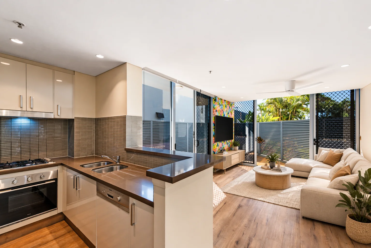 406/4 Como Crescent, Southport QLD 4215