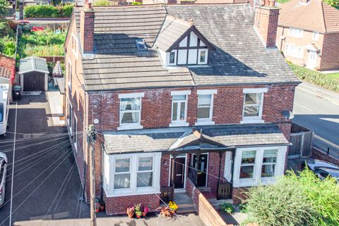 Kirkstall Avenue, Leeds LS5
