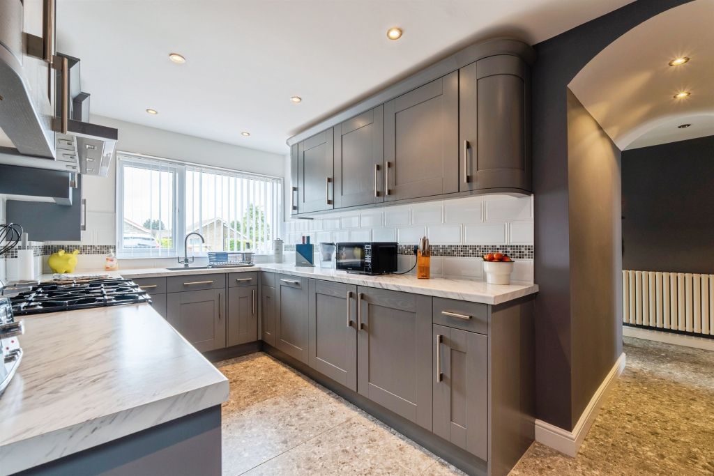 Additional image 3 of 4 bed detached bungalow for saleHeather Way, Brandon IP27