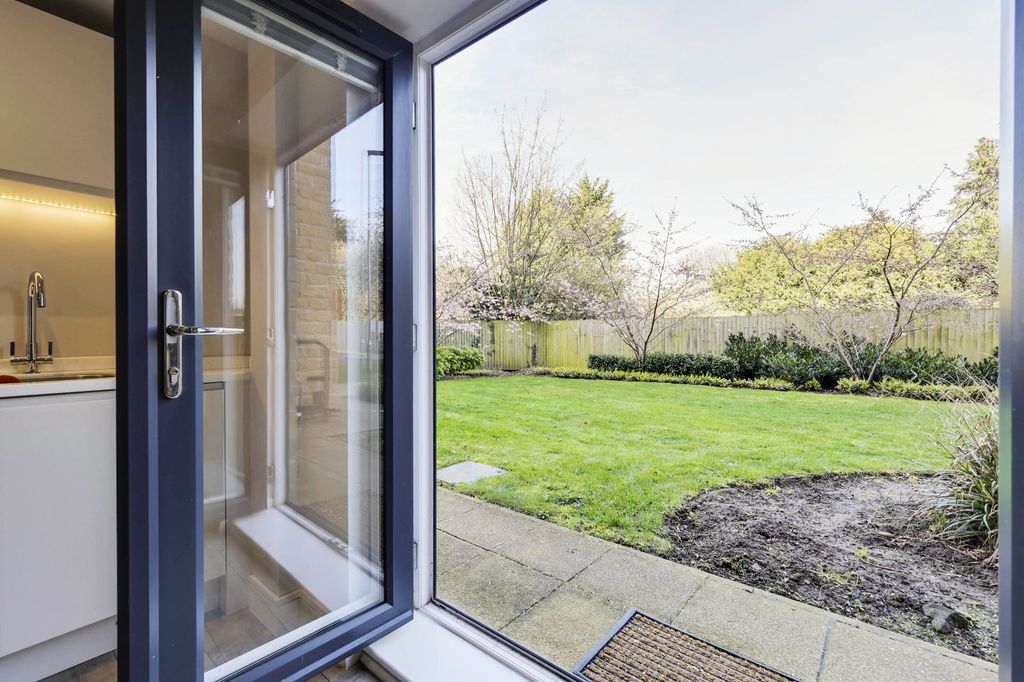 Additional image 12 of 2 bed flat for saleWaterside View, Harrogate Road, Bradford, West Yorkshire BD10