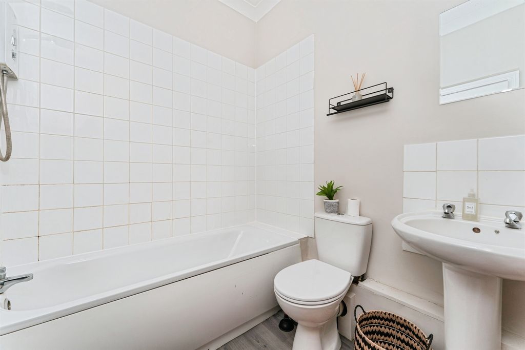 Additional image 10 of 2 bed flat for saleLeamon Court, Brandon IP27