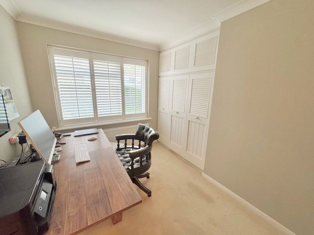 Additional image 20 of 3 bed flat for saleMartello Road South, Canford Cliffs, Poole BH13