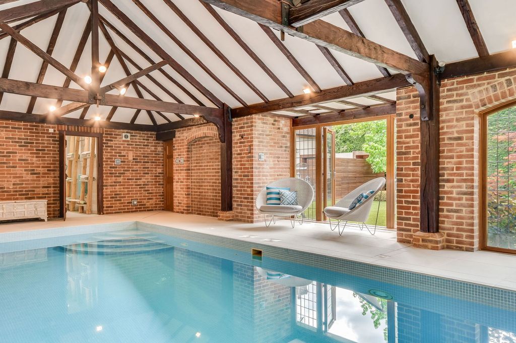 Additional image 25 of 6 bed detached house for saleChallacombe Close, Hutton Mount, Brentwood CM13