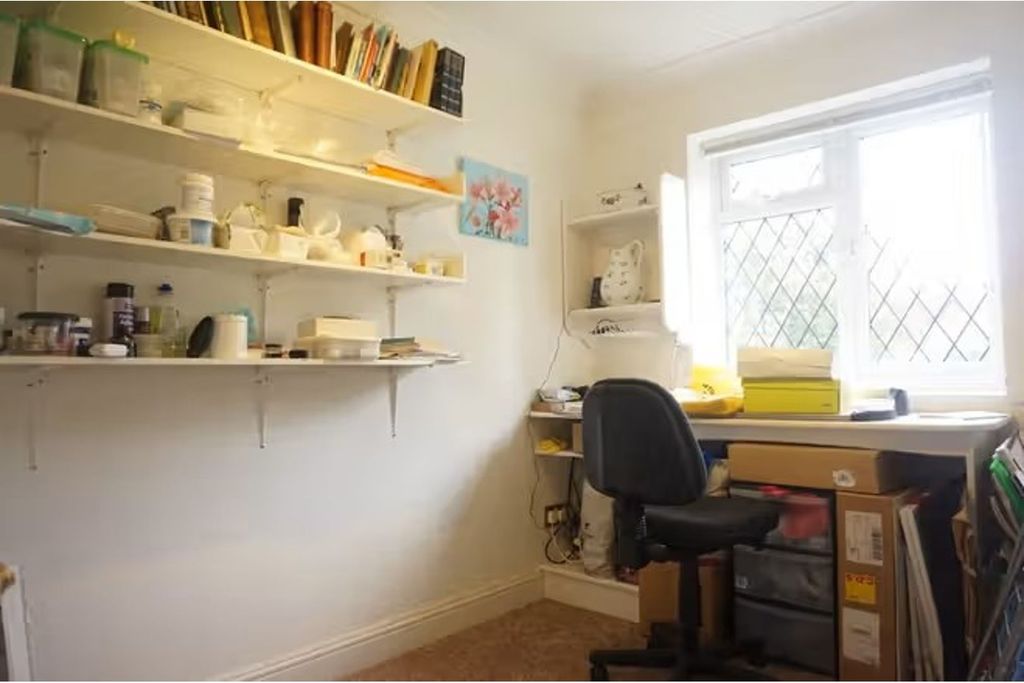 Additional image 5 of 2 bed flat for saleGroves Close, Bourne End SL8