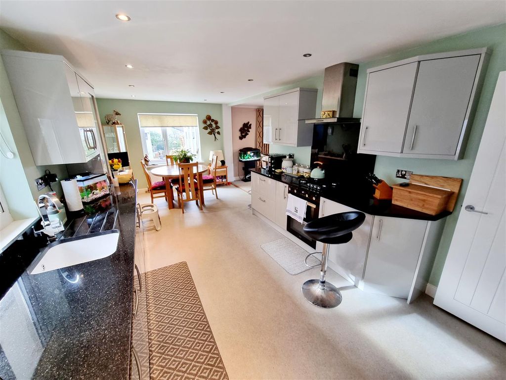 Additional image 2 of 3 bed detached bungalow for saleHomefield Park, Bodmin PL31