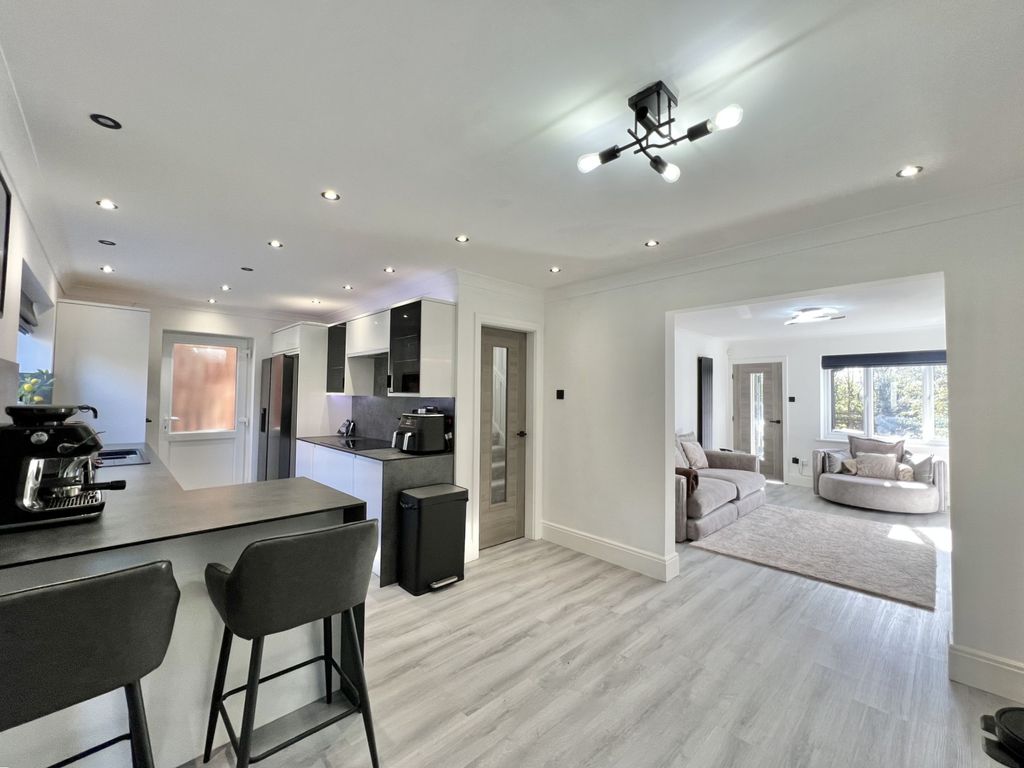 Additional image 2 of 4 bed detached house for salePlovers Way, Herons Reach FY3