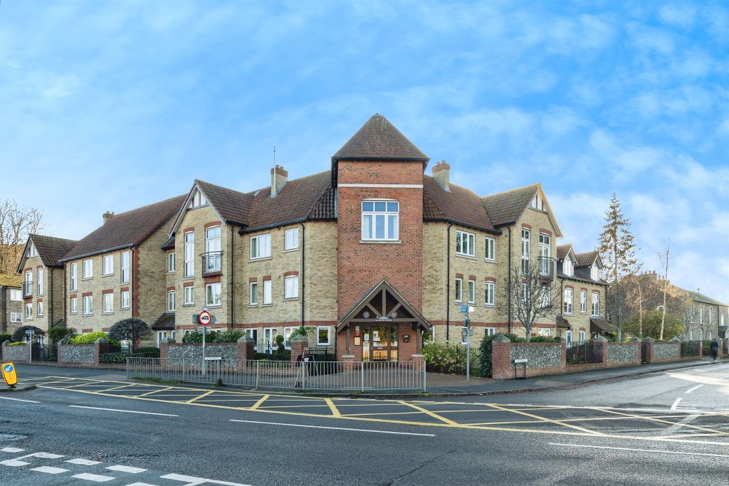 2 bed flat for saleHanbury Court, Thetford IP24