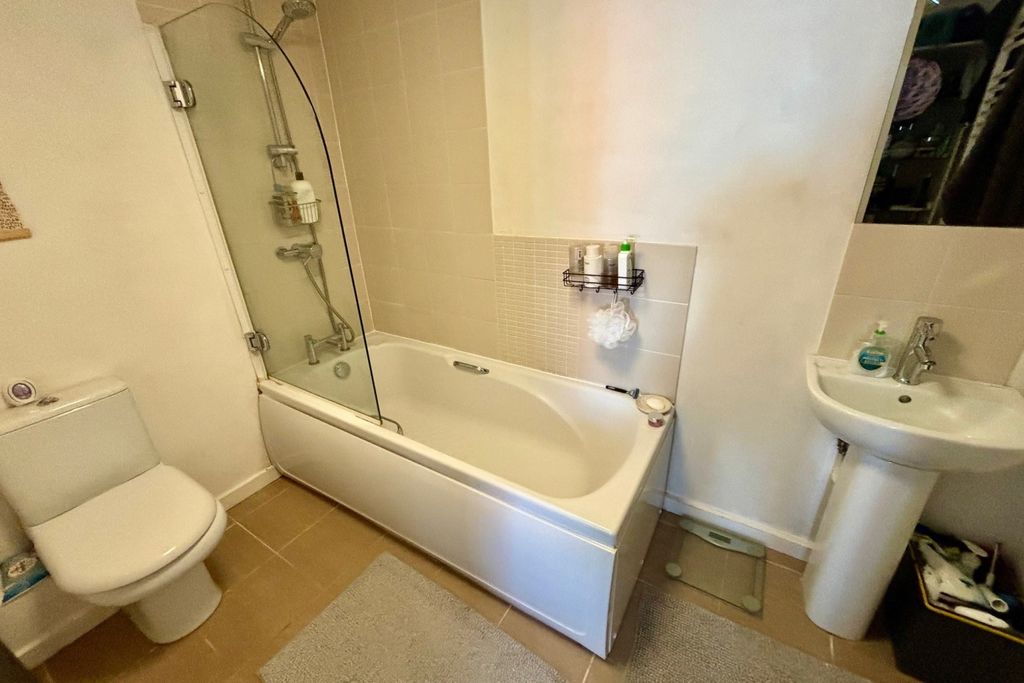 Additional image 6 of 1 bed flat for saleClarke Court, 64 High Street, Egham, Surrey TW20