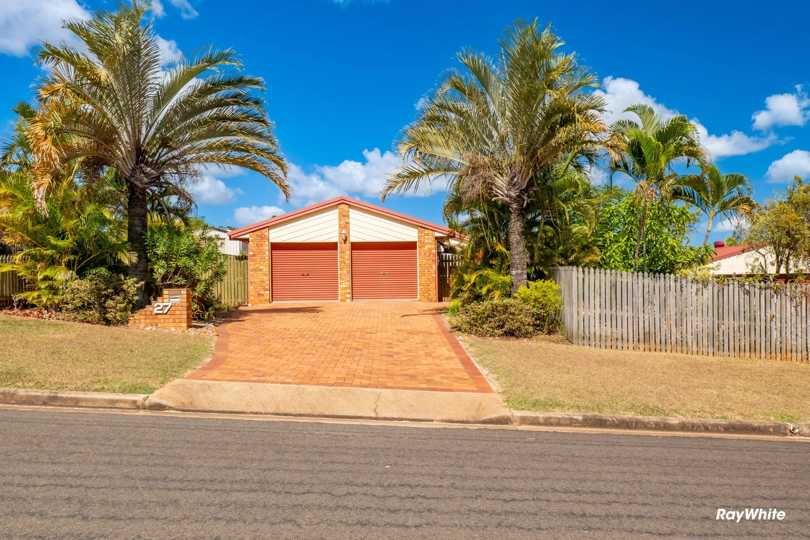 27 Ferny Avenue, Avoca QLD 4670