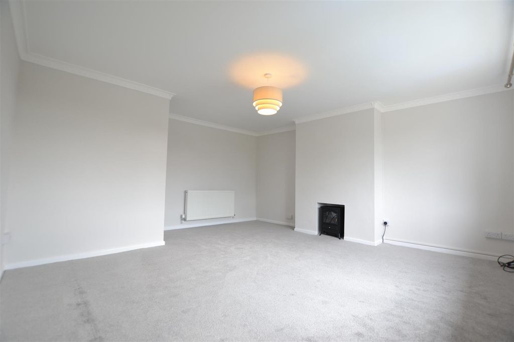 Additional image 3 of 2 bed flat for saleWoodhill Drive, Wombourne, Wolverhampton WV5