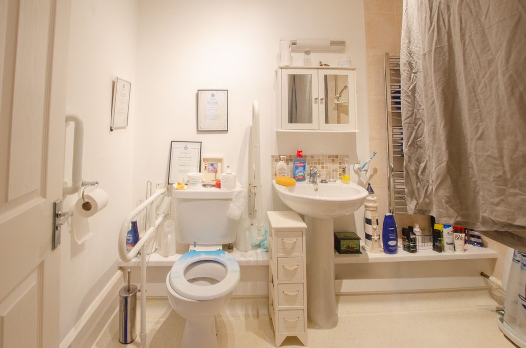 Additional image 6 of 1 bed flat for saleThe Old Manor House Fore Street, Bodmin, Cornwall PL31
