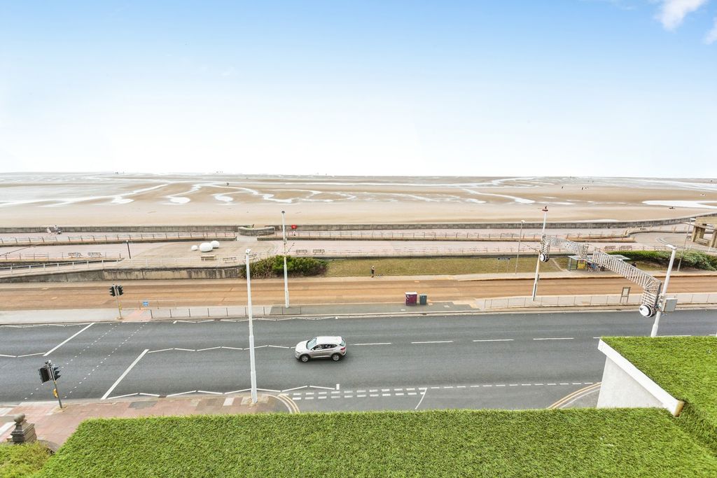 Additional image 28 of 2 bed flat for saleNew South Promenade, Blackpool, Lancashire FY4