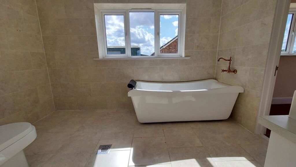 Additional image 10 of 4 bed farmhouse for saleDyke Drove, Bourne PE10