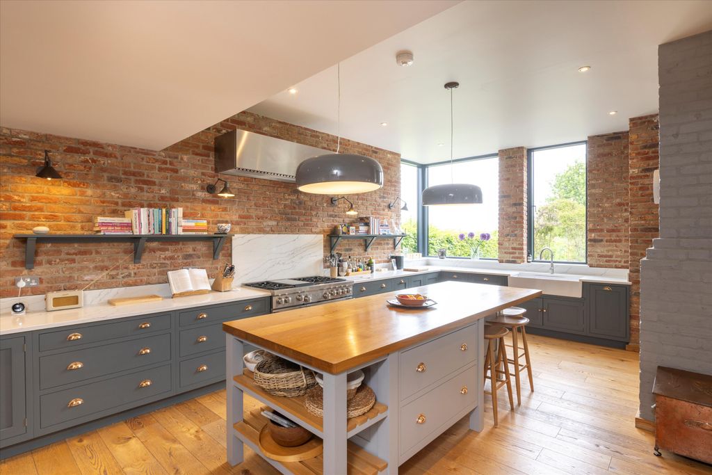 Additional image 7 of 7 bed detached house for saleStokke Common, Great Bedwyn, Marlborough, Wiltshire SN8