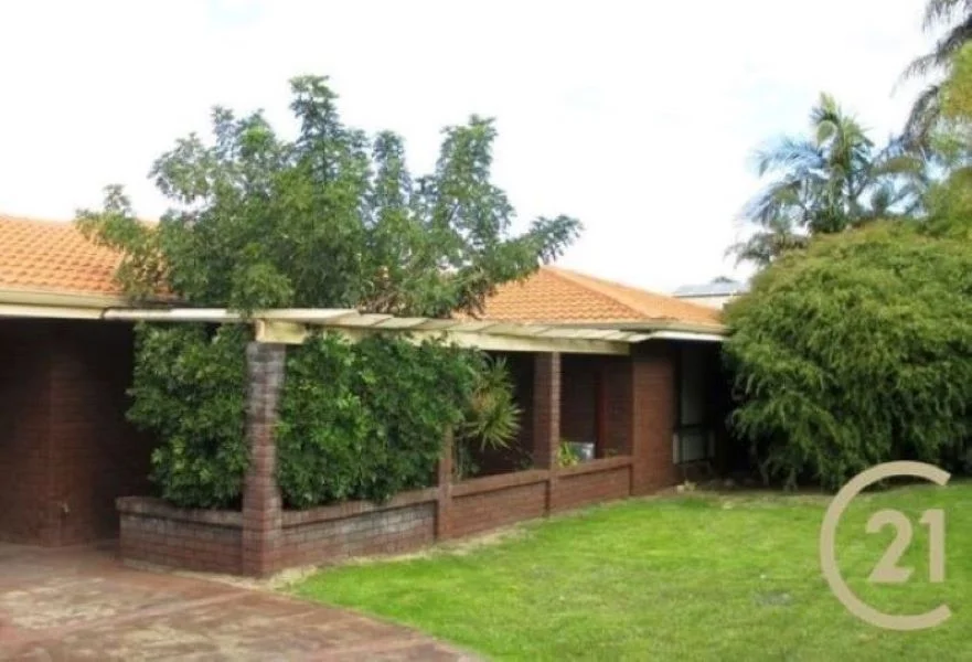 122 Mclarty Road, Halls Head WA 6210