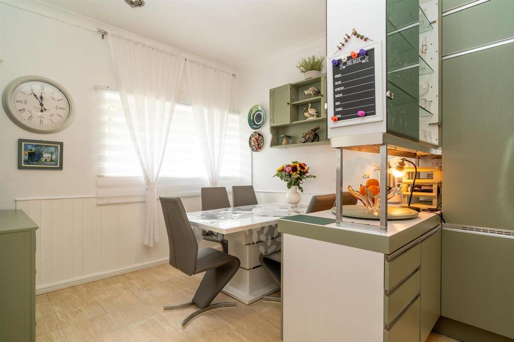 Additional image 23 of 6 bed detached house for saleAllum Lane, Elstree, Borehamwood WD6