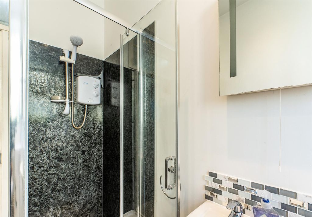 Additional image 7 of 1 bed flat for salePelham Crescent, The Park, Nottingham NG7